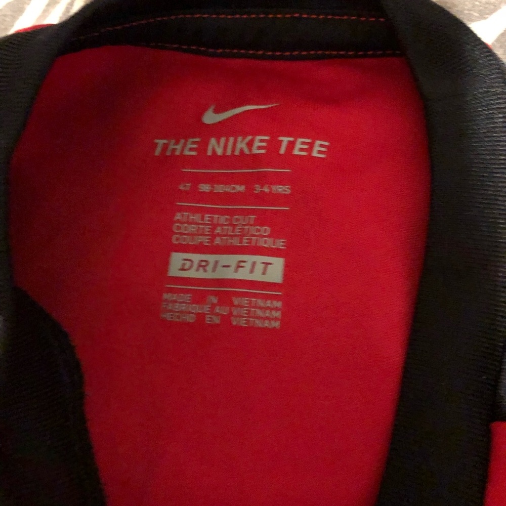 Nike Shirts - Picture 5 of 6